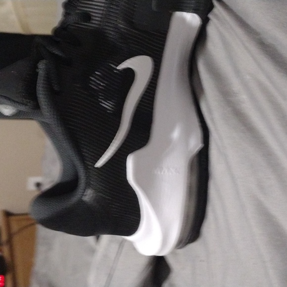 Nike Air Max Mens 10.5 Black/White - Picture 4 of 8